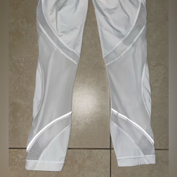 LULULEMON - White Leggings with Mesh Detail Size 4 - Picture 3 of 7